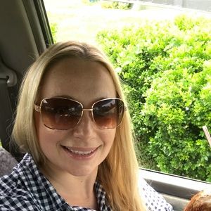 Meet your Posher, Anna